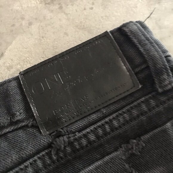 One Teaspoon Bonitas Shorts 26 Black Cut off Denim Button Fly Destroyed Festival - Picture 7 of 14